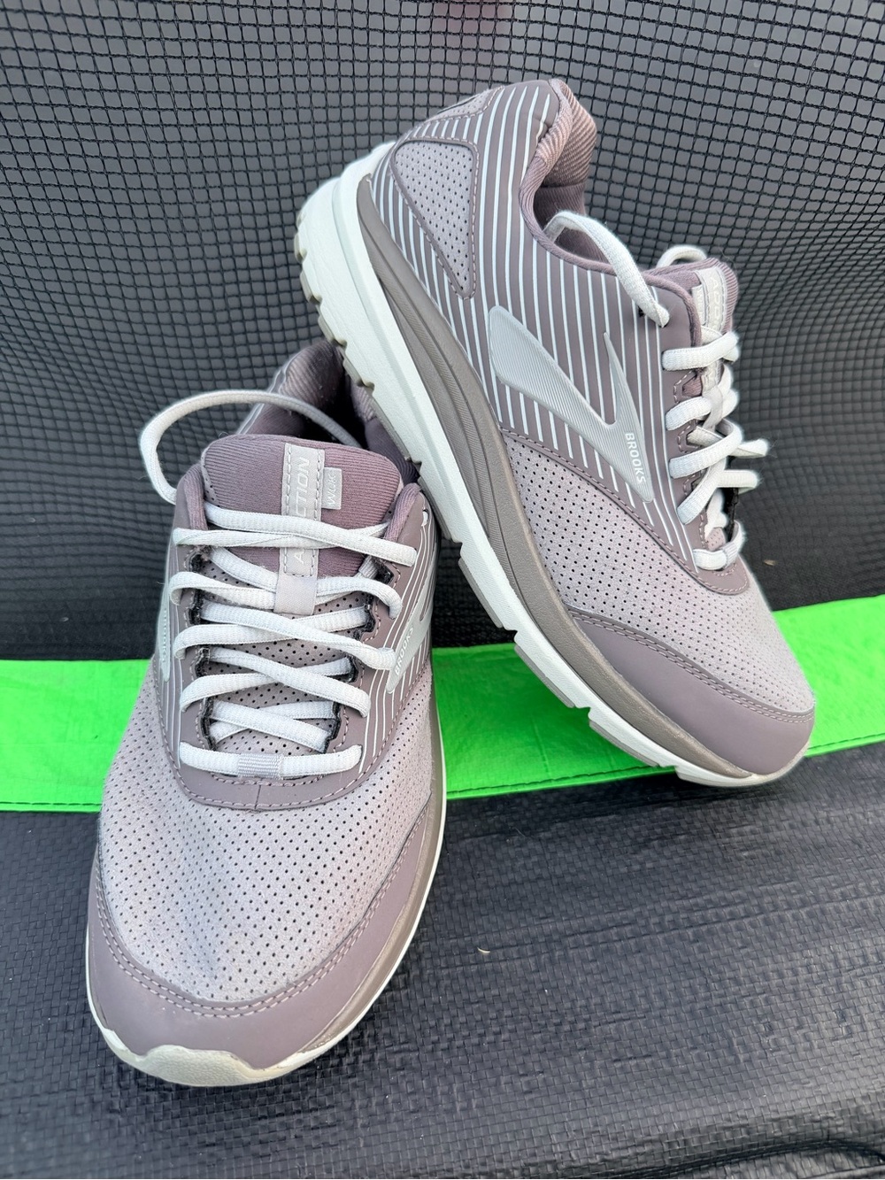Brooks Women's Lavender Athletic Running Sneakers